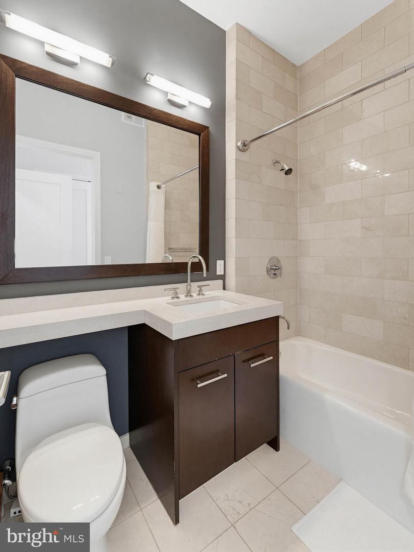 1414 S Penn Sq #32f Property Photo 18