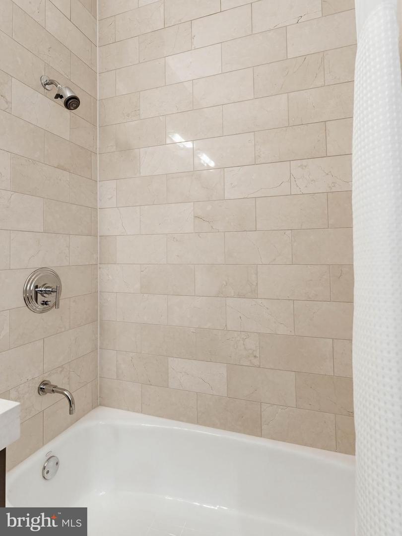 1414 S Penn Sq #32f Property Photo 19