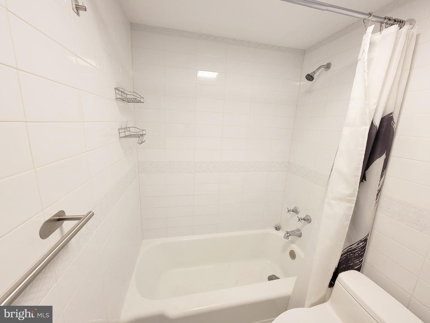 2101-17 Chestnut St #802 Property Photo 6