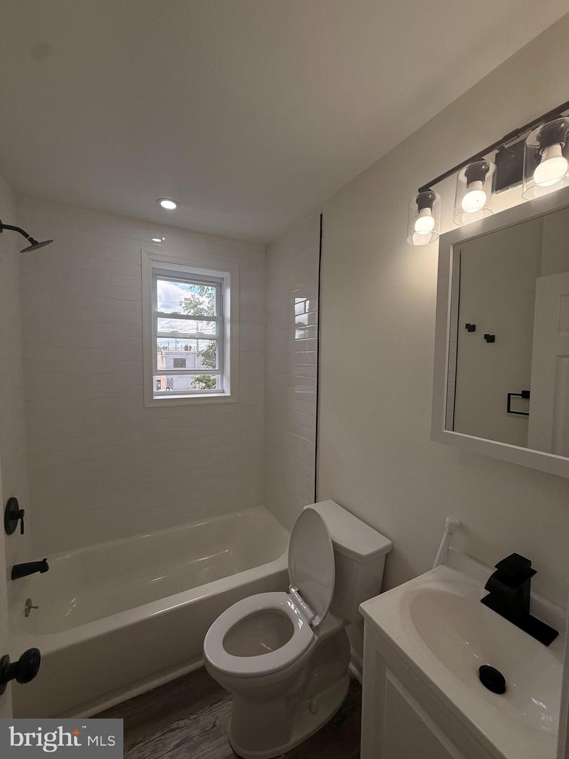 1546 S Wilton St Property Photo 11
