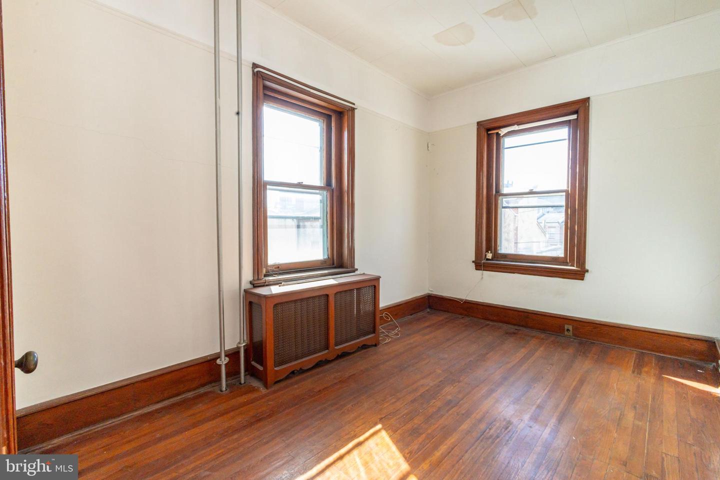 324 Wharton St Property Photo 5