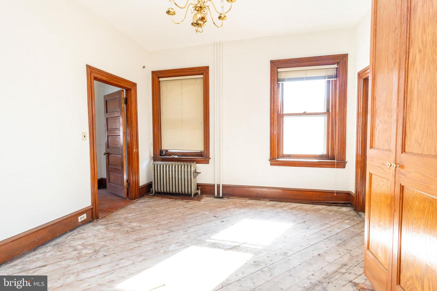 324 Wharton St Property Photo 6