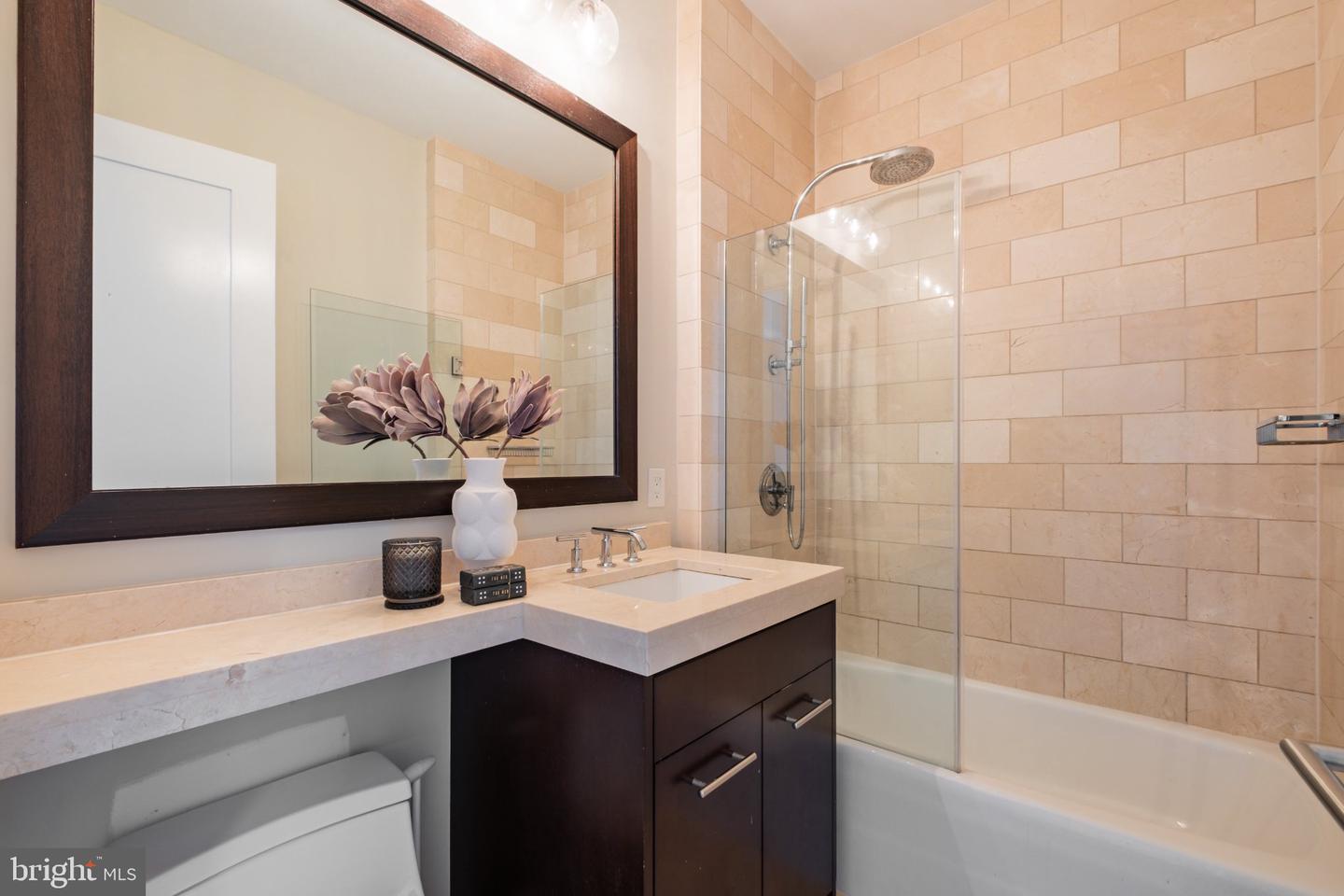 1414 S Penn Sq #30cde Property Photo 32
