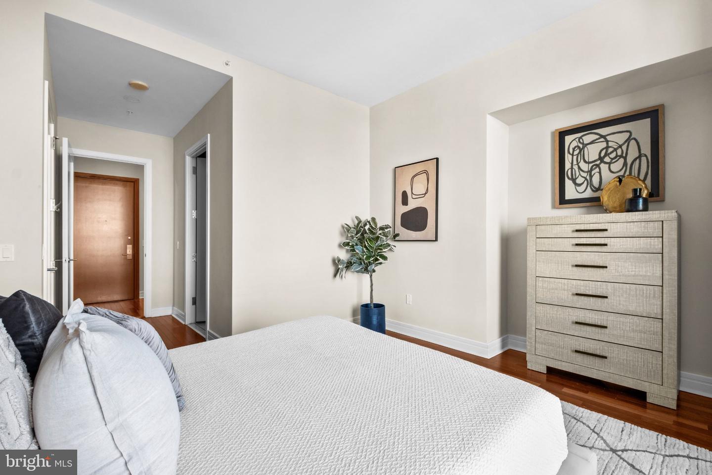 1414 S Penn Sq #30cde Property Photo 36