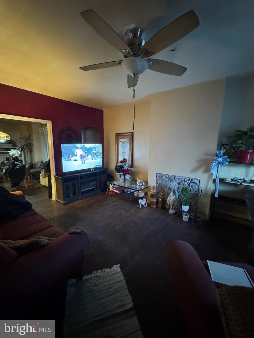 5221 Cedar Ave Property Photo 3