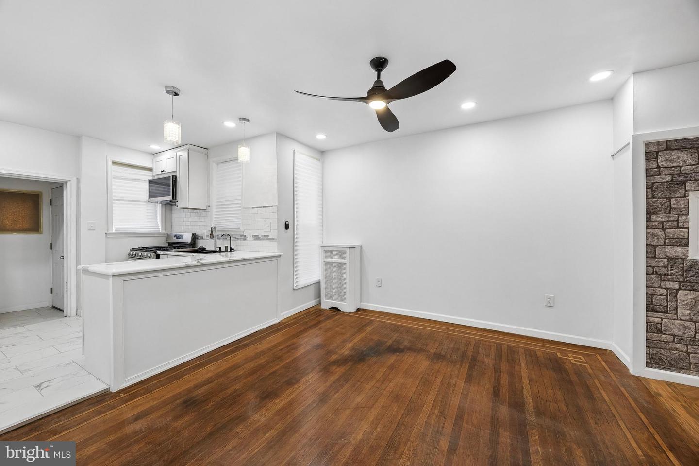 5648-00 Broomall St Property Photo 6