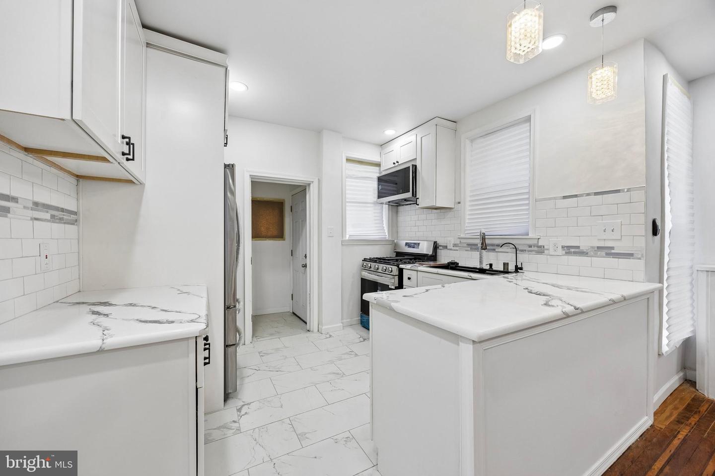 5648-00 Broomall St Property Photo 8