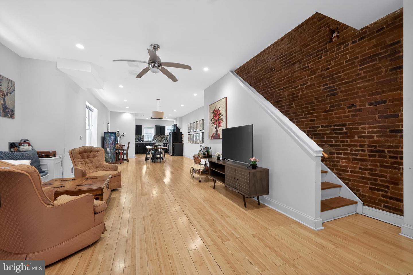 5010 Catharine St Property Photo 1