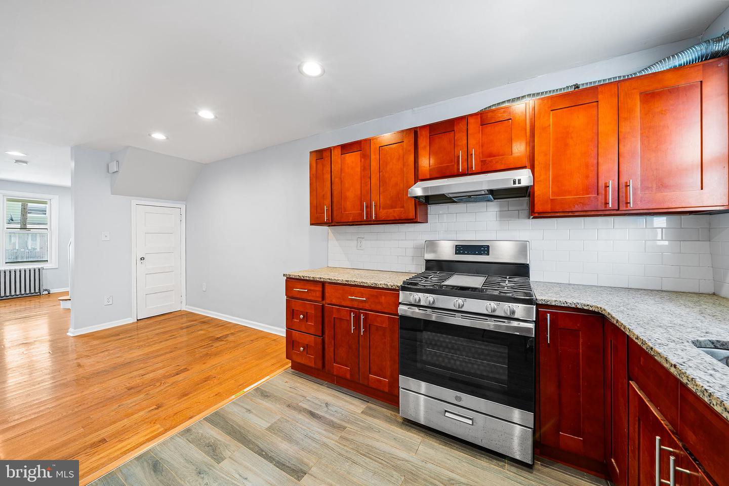 5904 Colgate St Property Photo 10