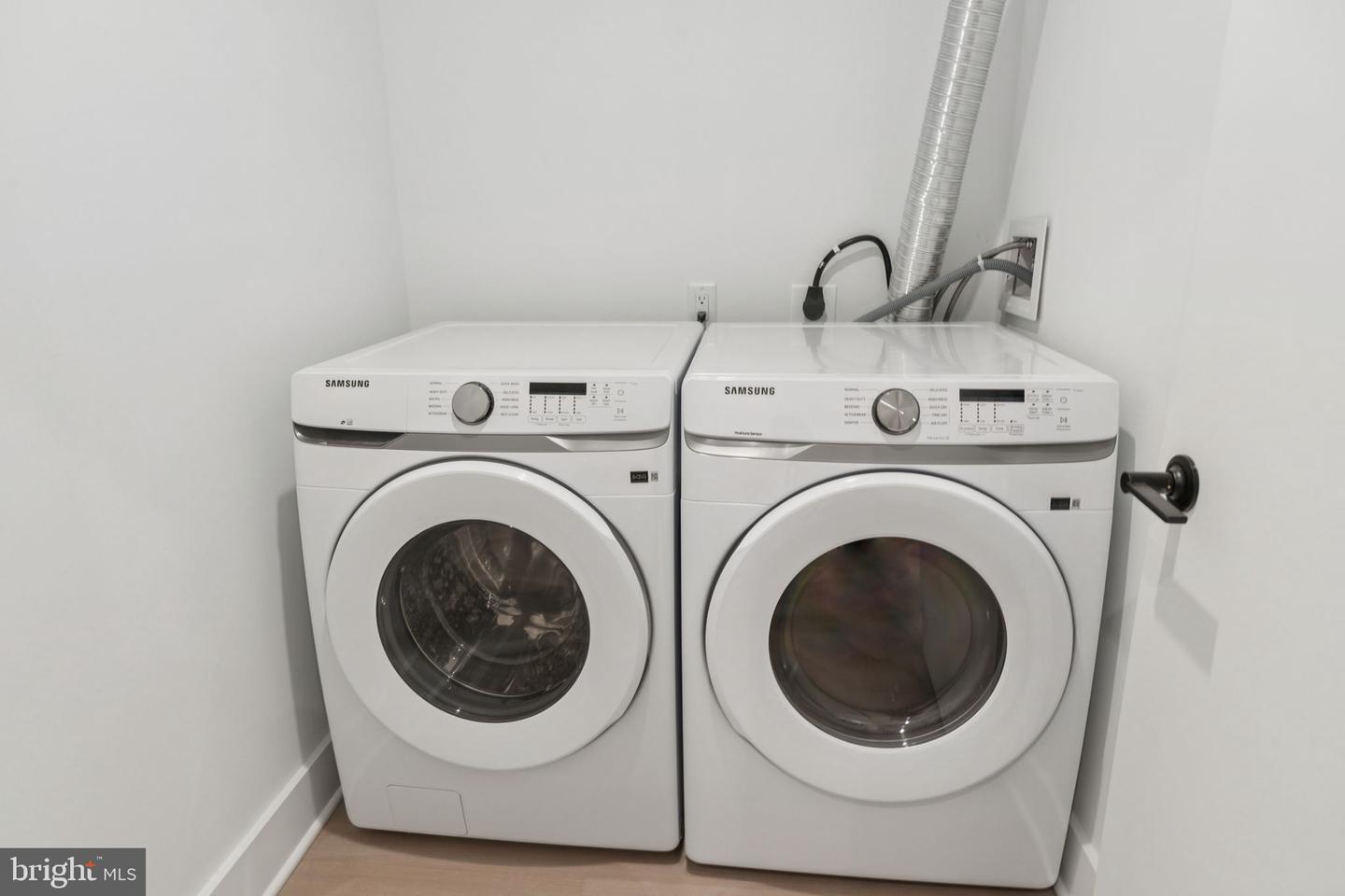 20-30 W Allens Ln #410 Property Photo 13