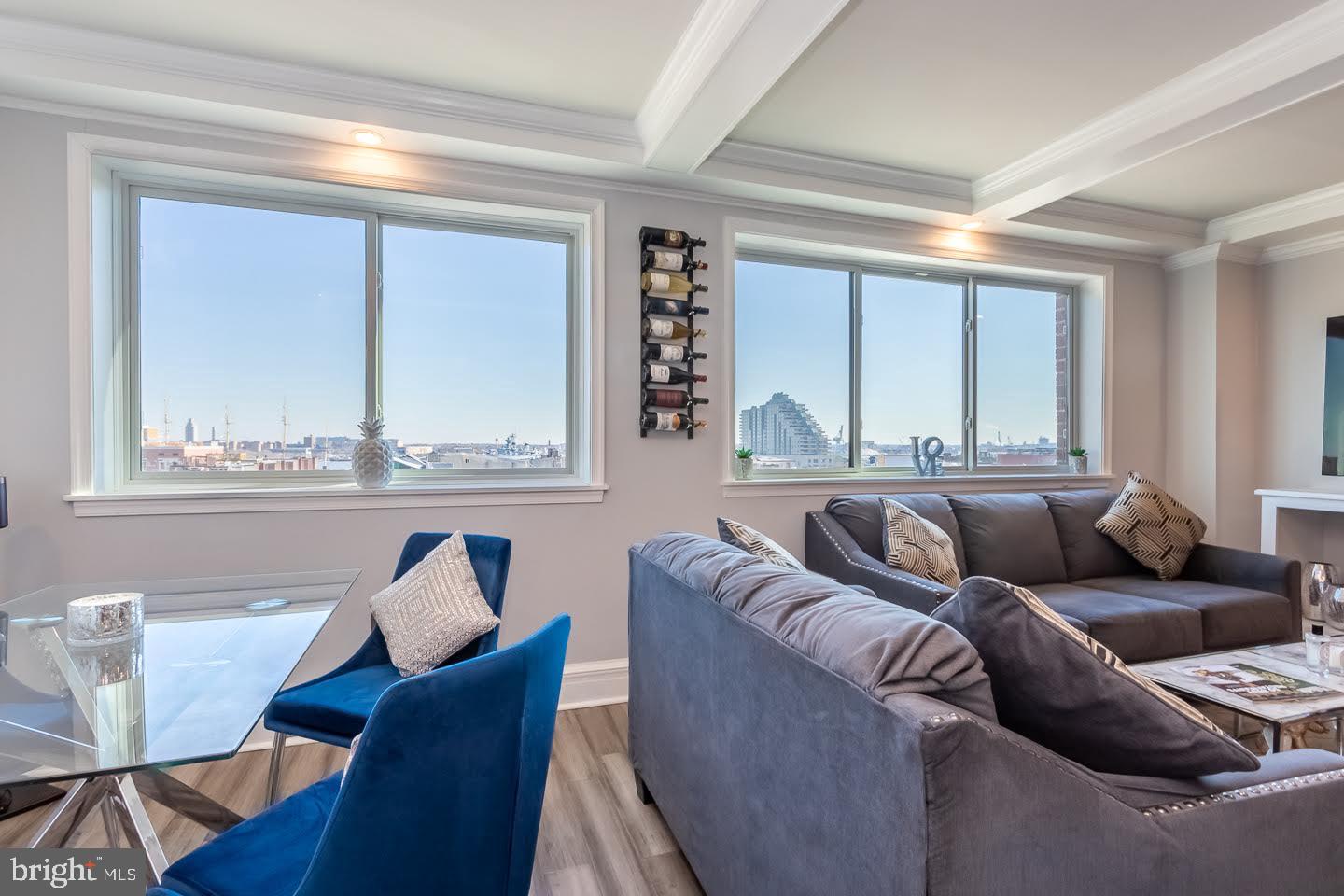200-10 Lombard St #709 Property Photo 8