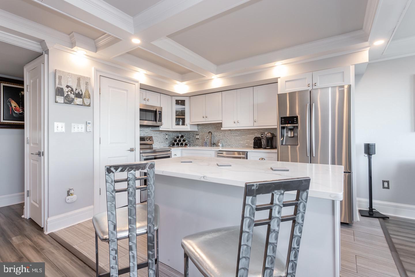 200-10 Lombard St #709 Property Photo 10