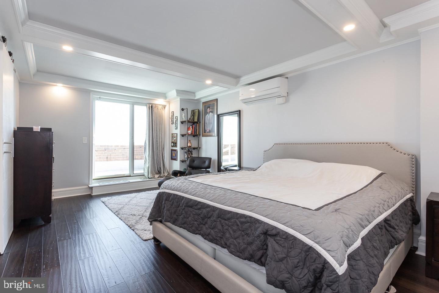 200-10 Lombard St #709 Property Photo 15