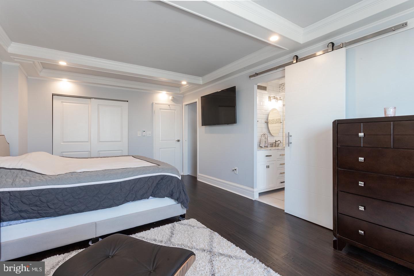200-10 Lombard St #709 Property Photo 17