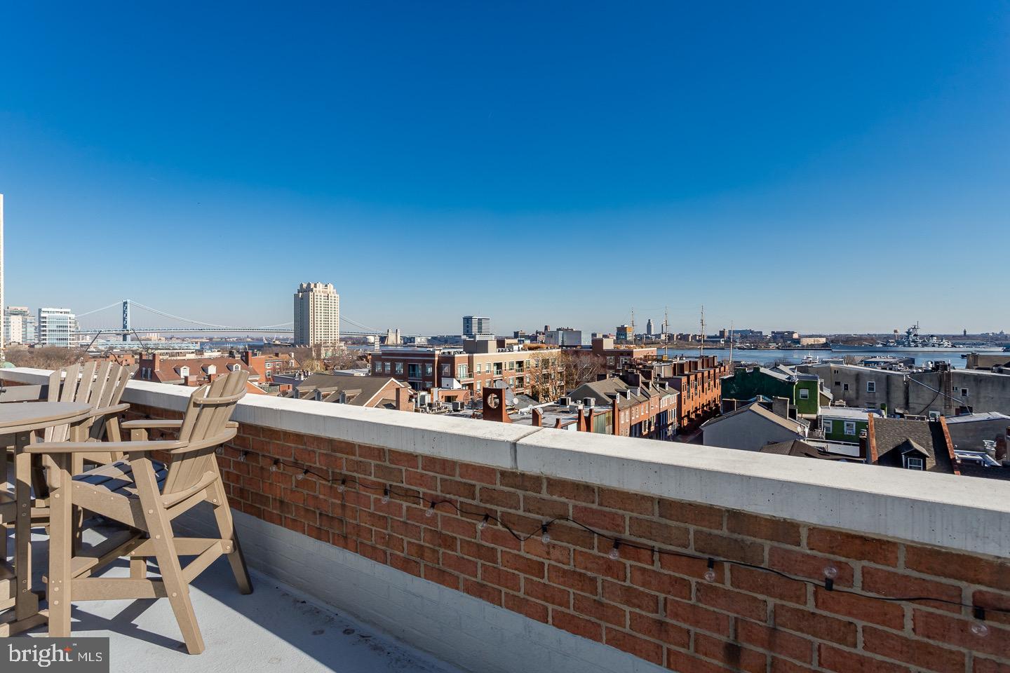 200-10 Lombard St #709 Property Photo 19
