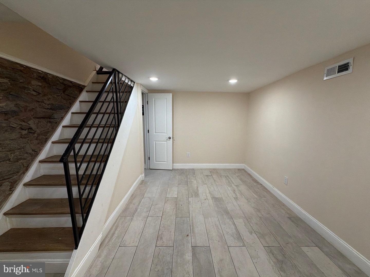 608 Winton St Property Photo 7