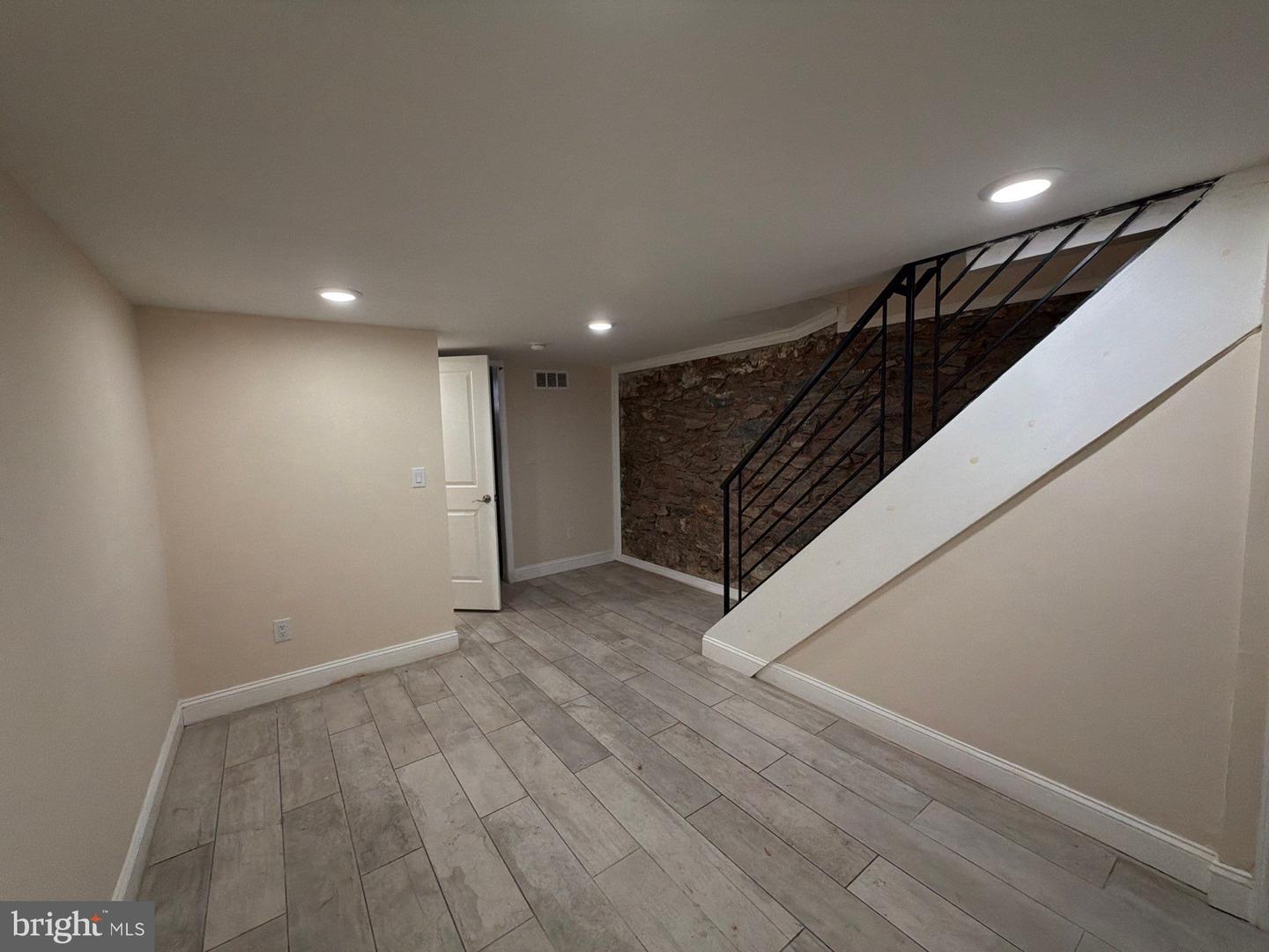 608 Winton St Property Photo 8