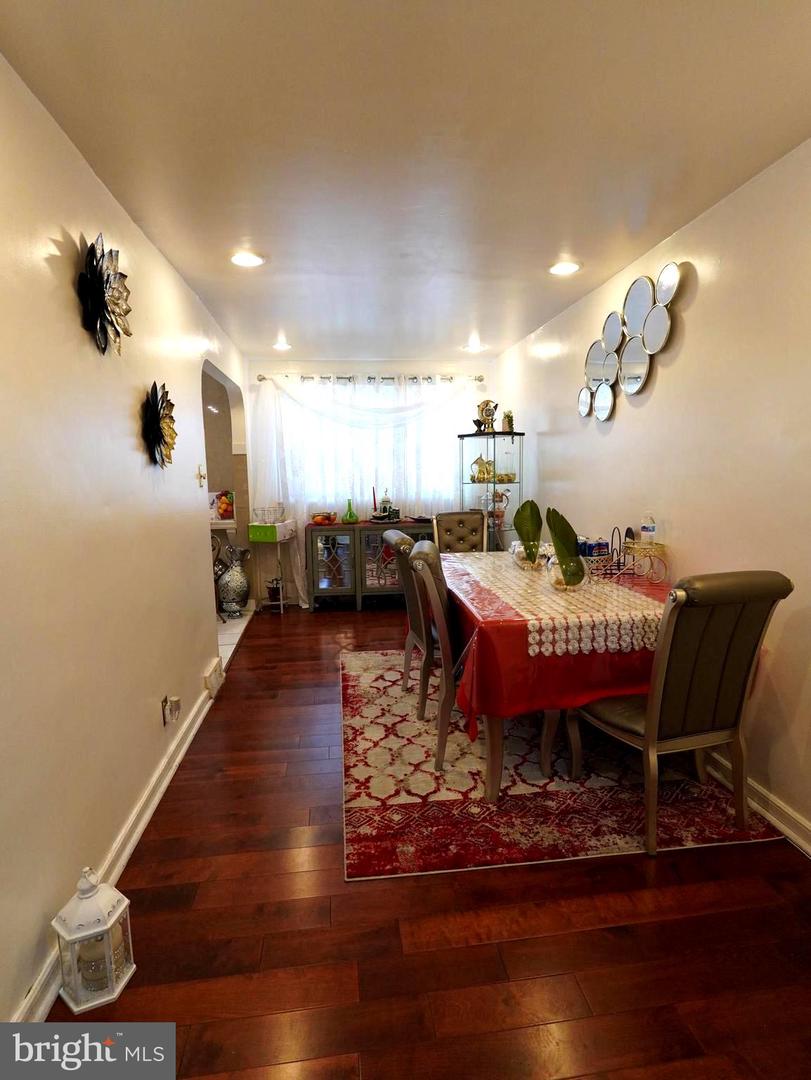 6734 Revere St Property Photo 5