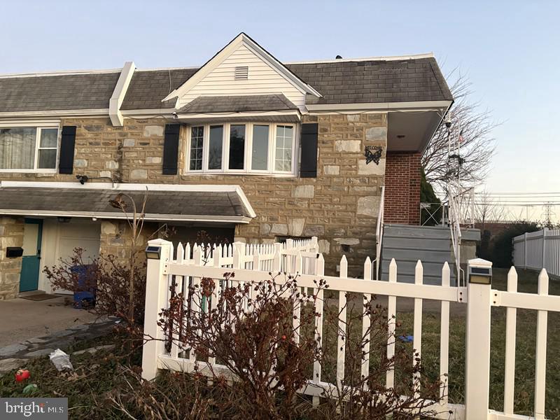 7817 Lorna Dr Property Photo 2