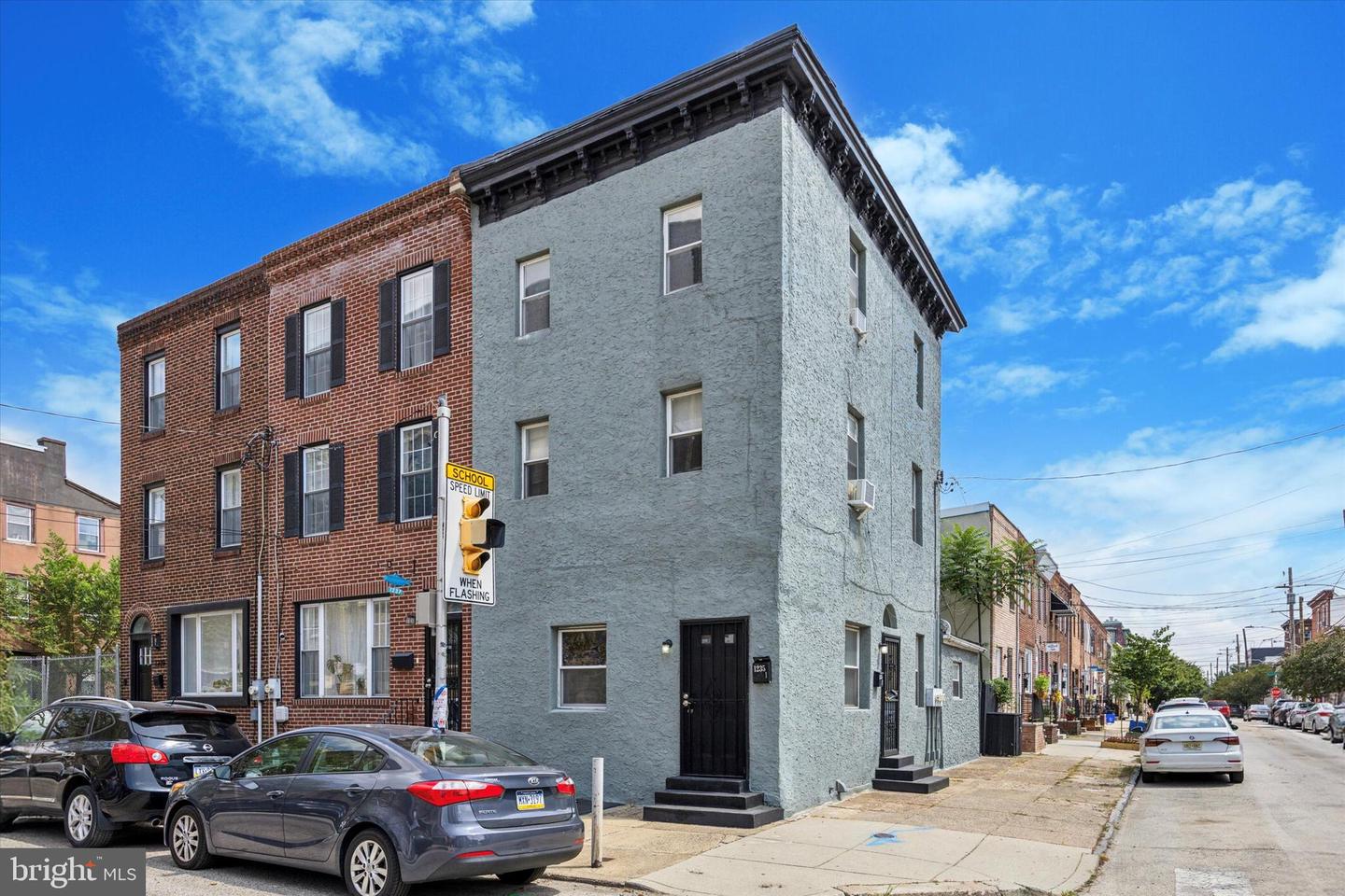 1235 E BERKS ST Property Photo 1