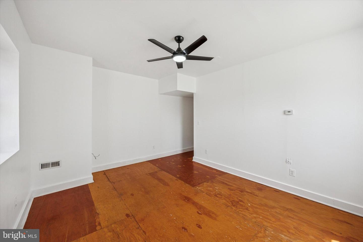 1235 E Berks St Property Photo 5