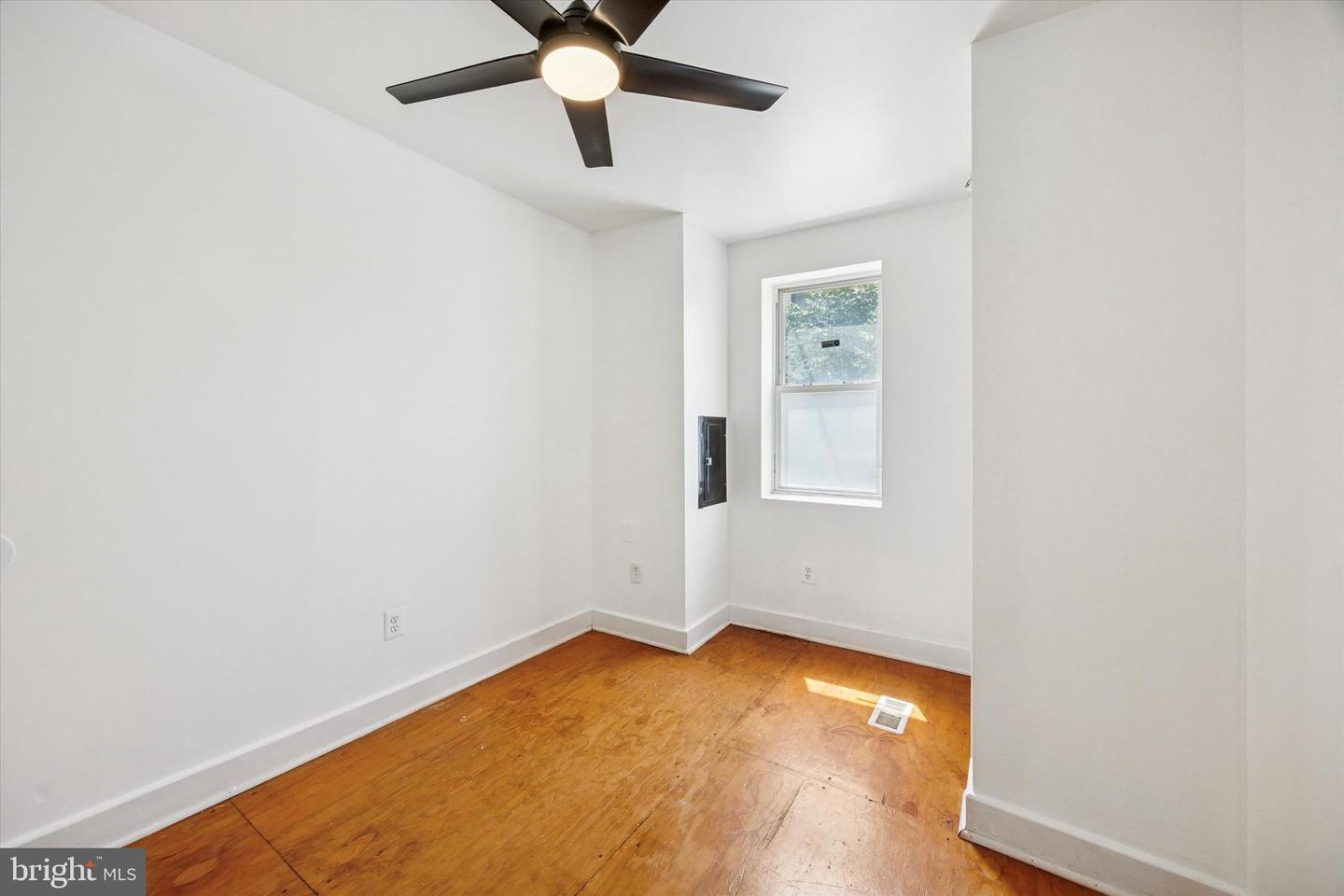1235 E Berks St Property Photo 10