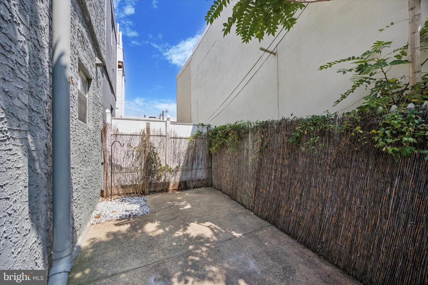 1235 E Berks St Property Photo 16