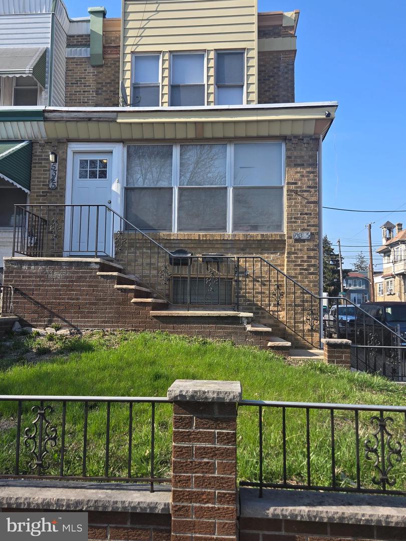 5345 W Berks St #2nd Floor Property Photo 1