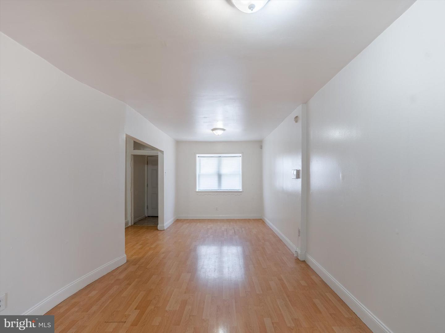 2442 S Sheridan St Property Photo 3