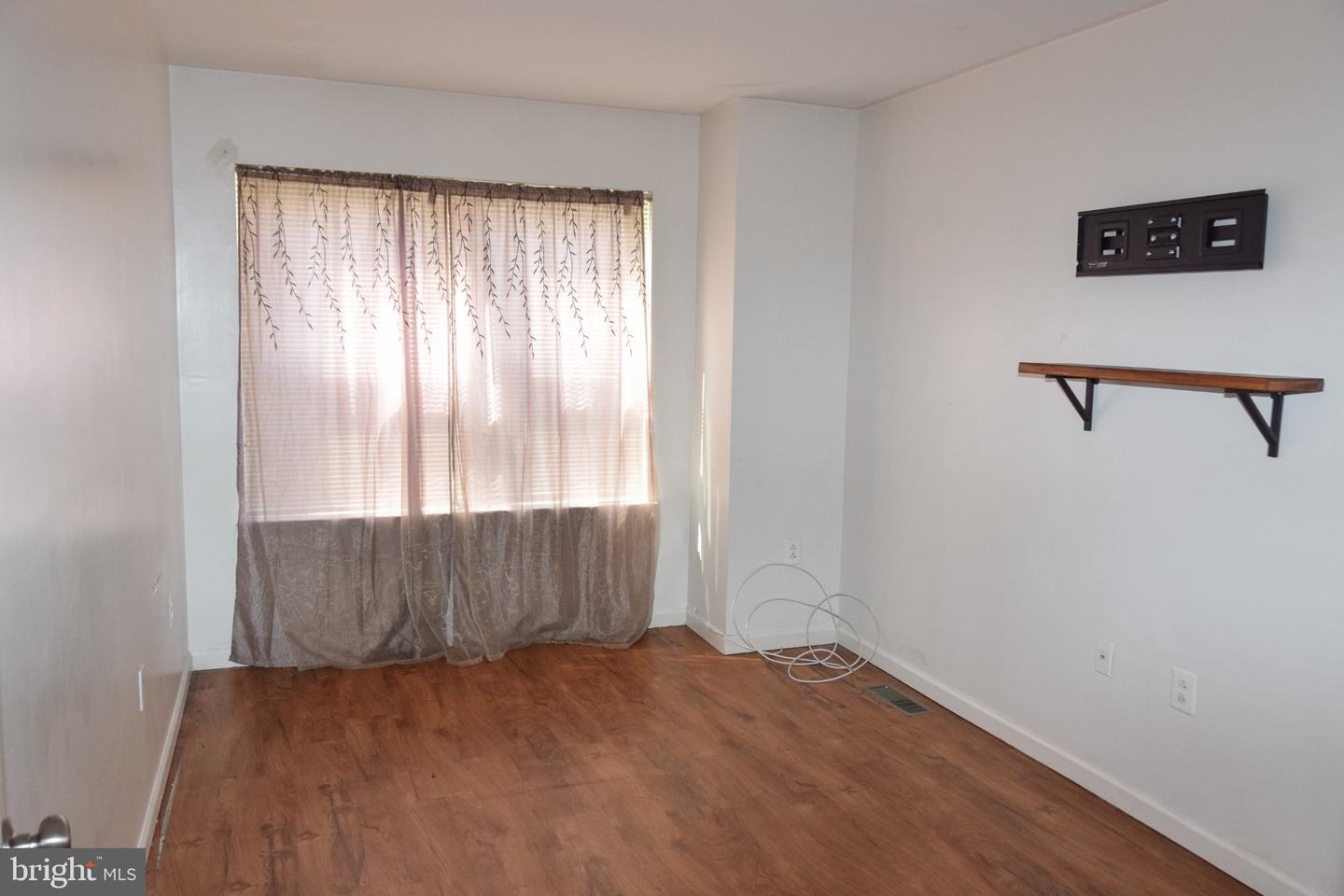 4619 Parrish St Property Photo 17
