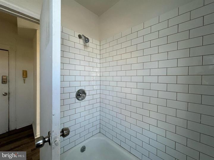 5134 Spruce St Property Photo 3