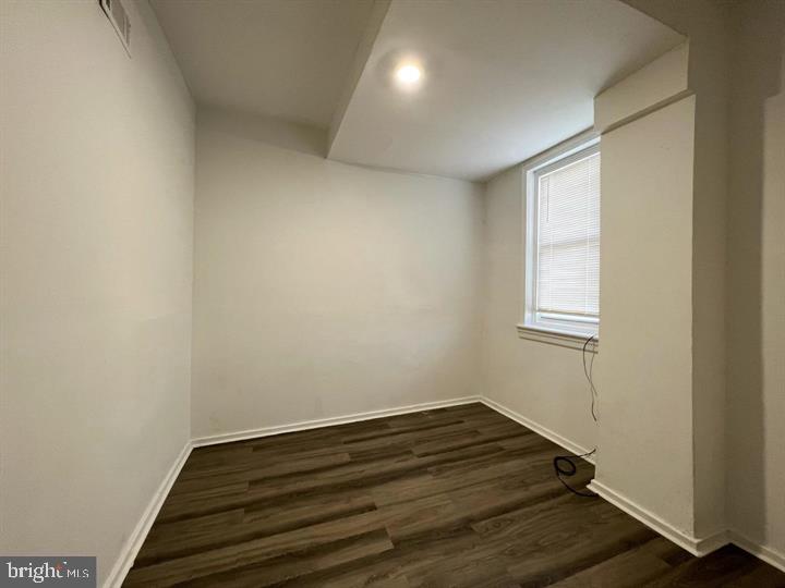5134 Spruce St Property Photo 7