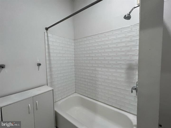 5134 Spruce St Property Photo 9