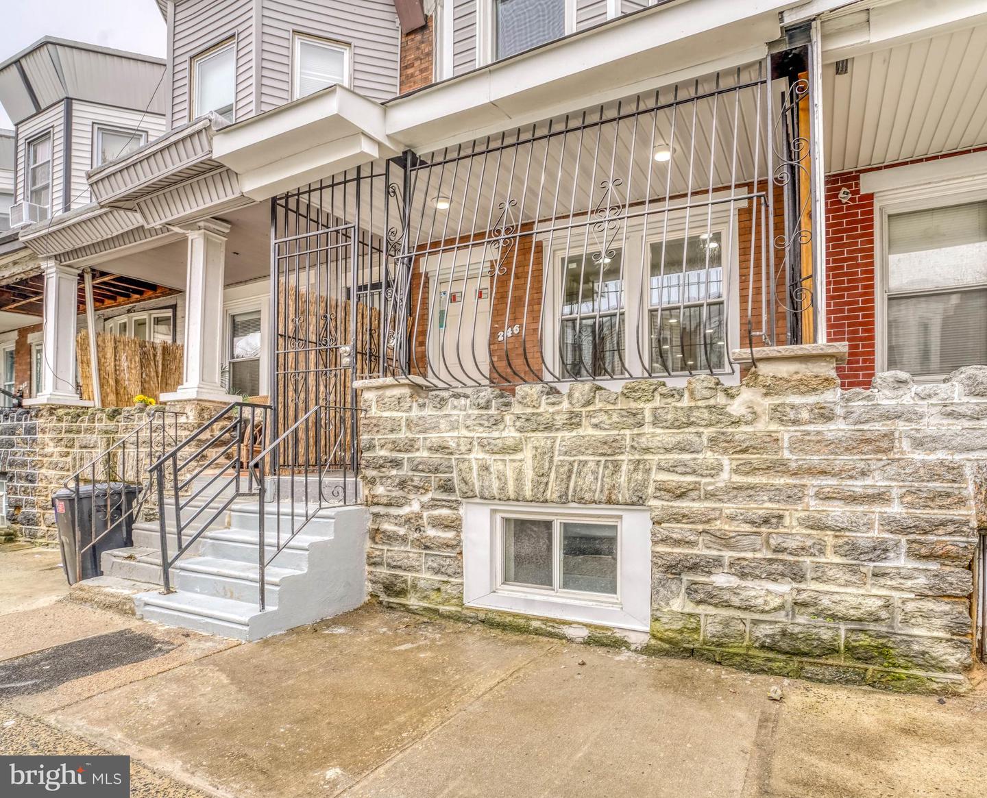 246 RUBICAM ST Property Photo 1