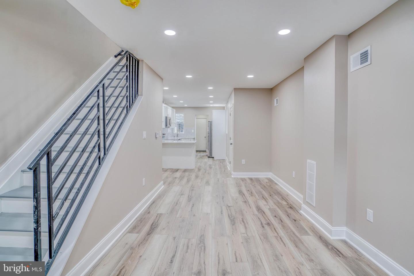 246 Rubicam St Property Photo 8