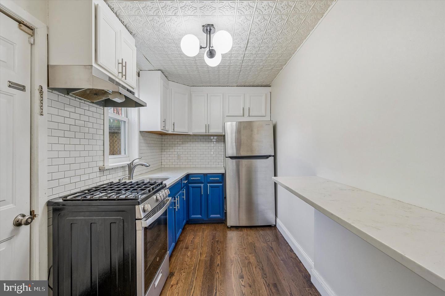 2531 Webb St Property Photo 7