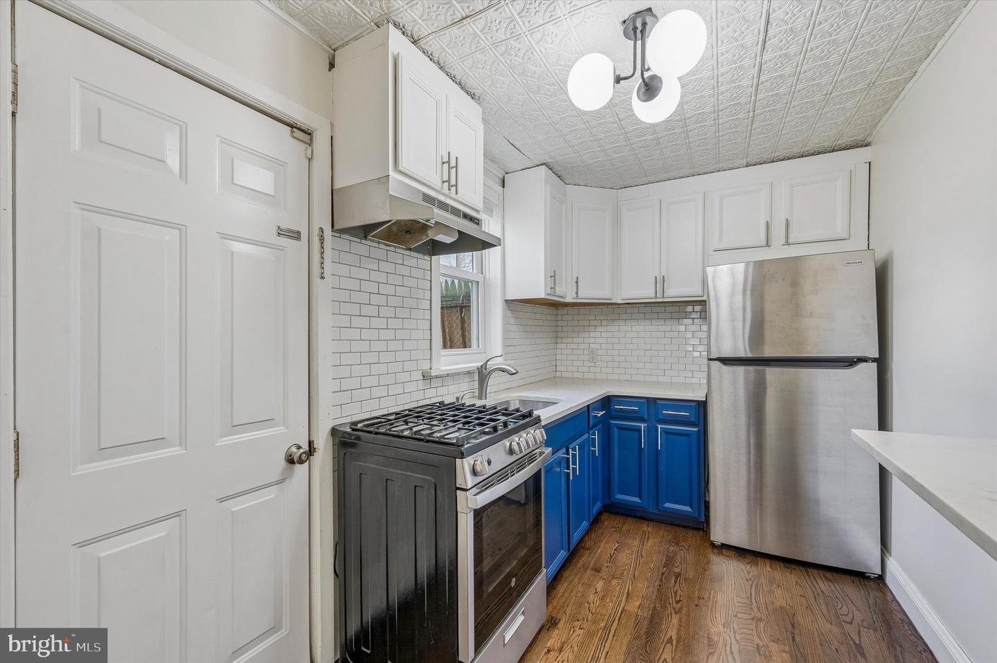 2531 Webb St Property Photo 8