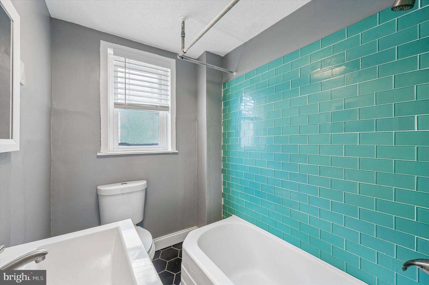 2531 Webb St Property Photo 12