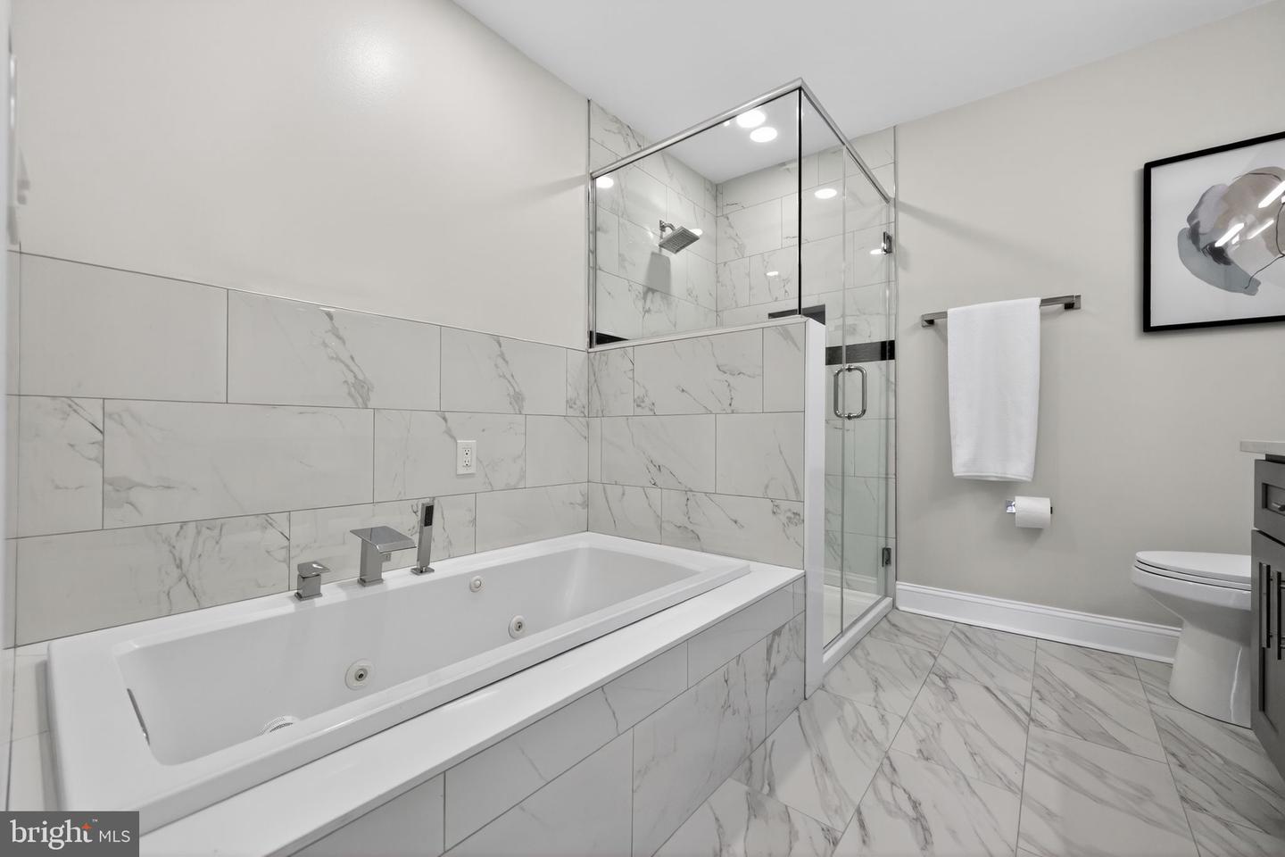 2303 Saint Albans St Property Photo 20