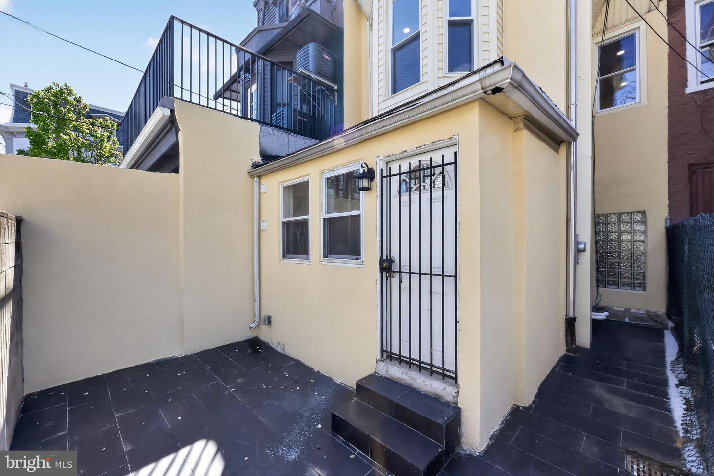 2303 Saint Albans St Property Photo 34