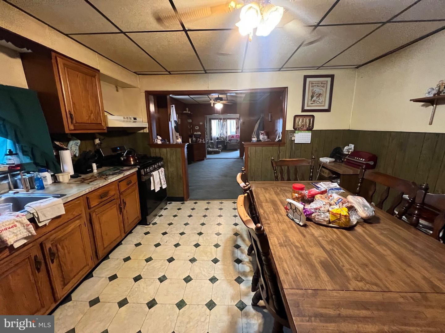 6319 Dickens Ave Property Photo 3
