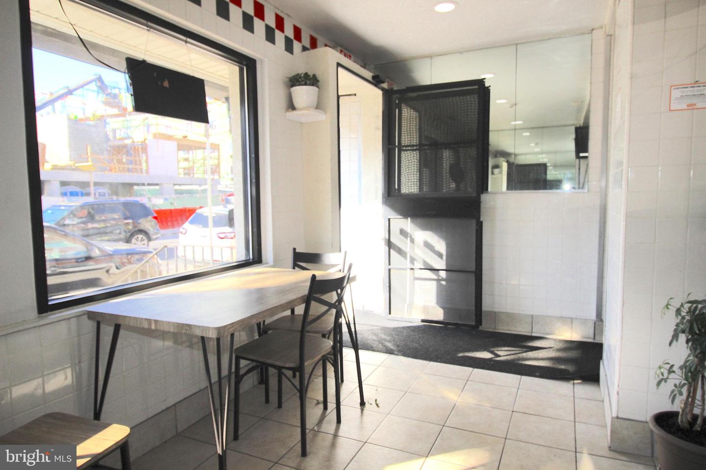 6613 Ridge Ave Property Photo 4