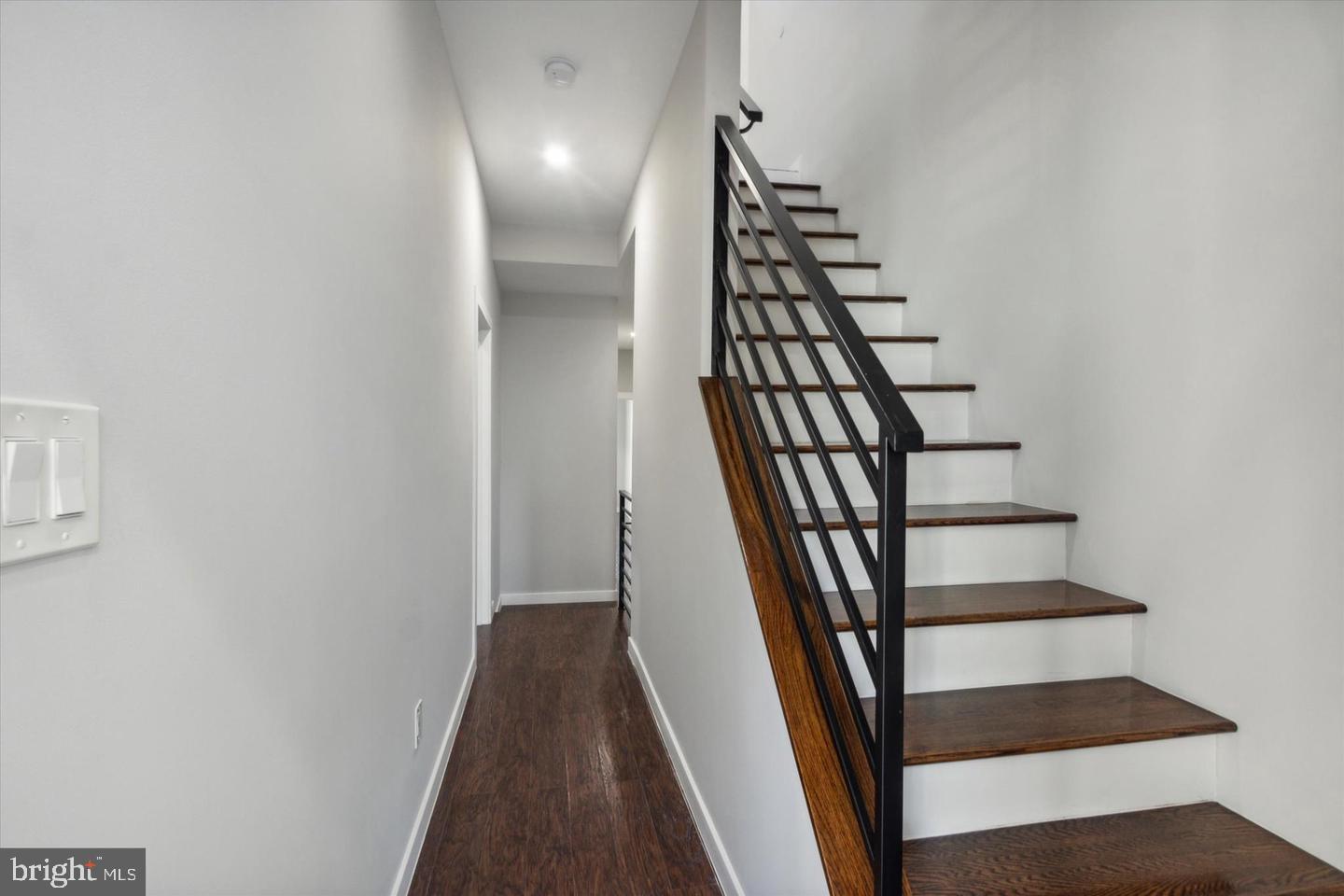 2709 W Glenwood Ave Property Photo 12