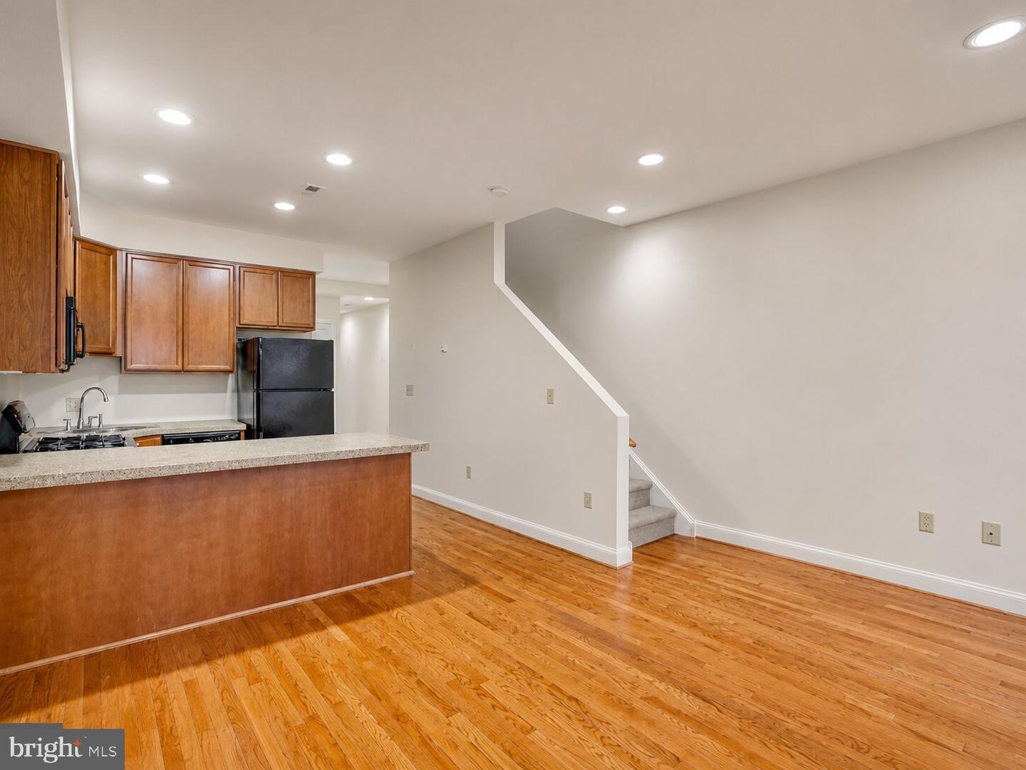2542 W Girard Ave #2 Property Photo 2