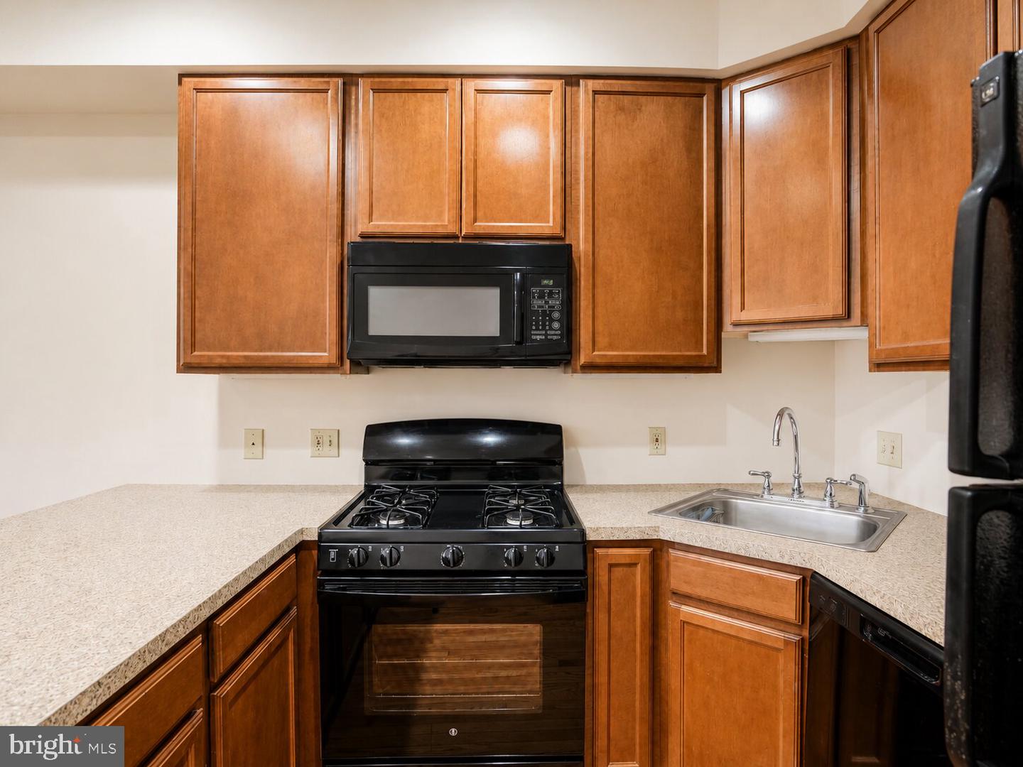 2542 W Girard Ave #2 Property Photo 7