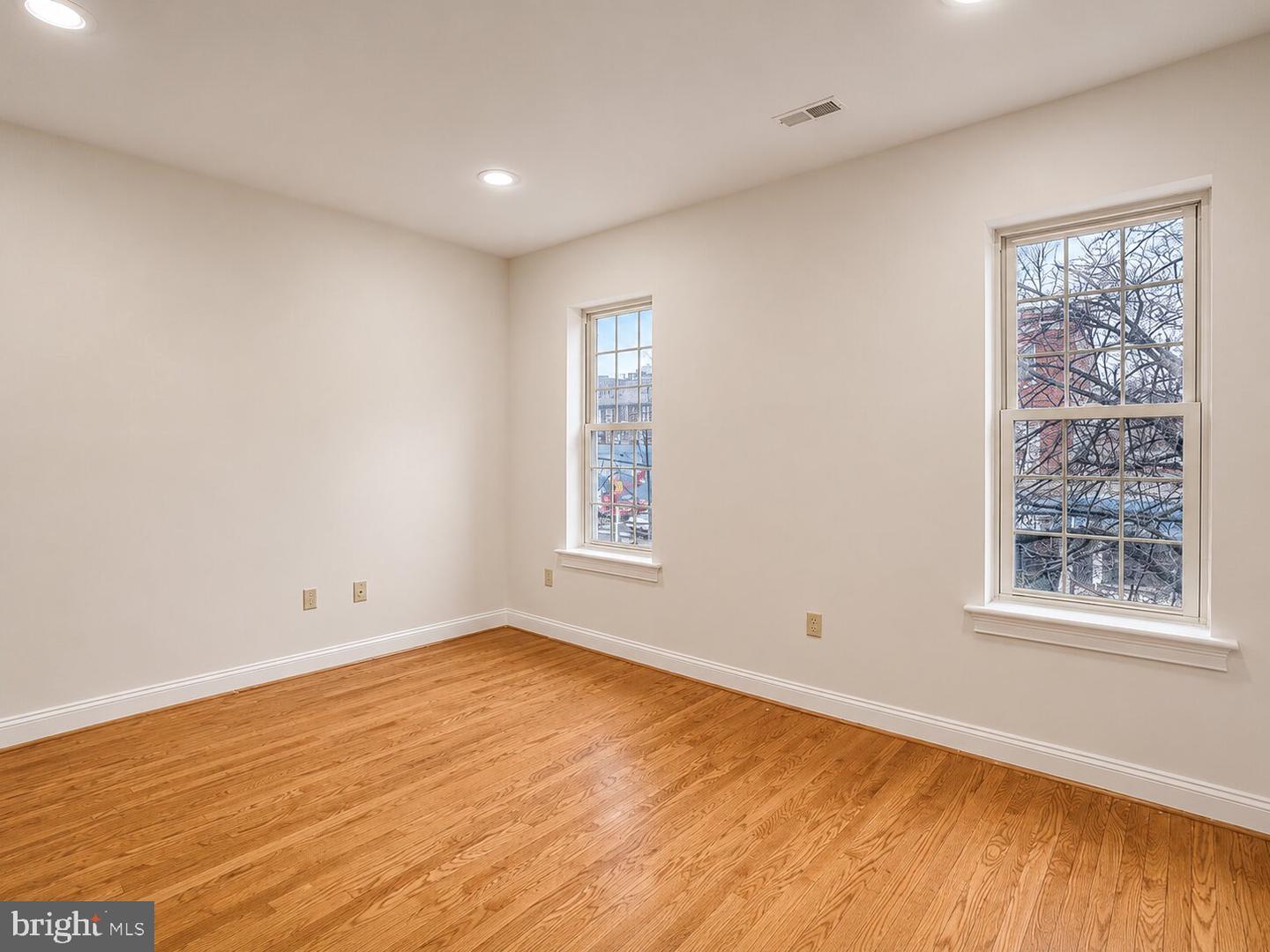 2542 W Girard Ave #2 Property Photo 8