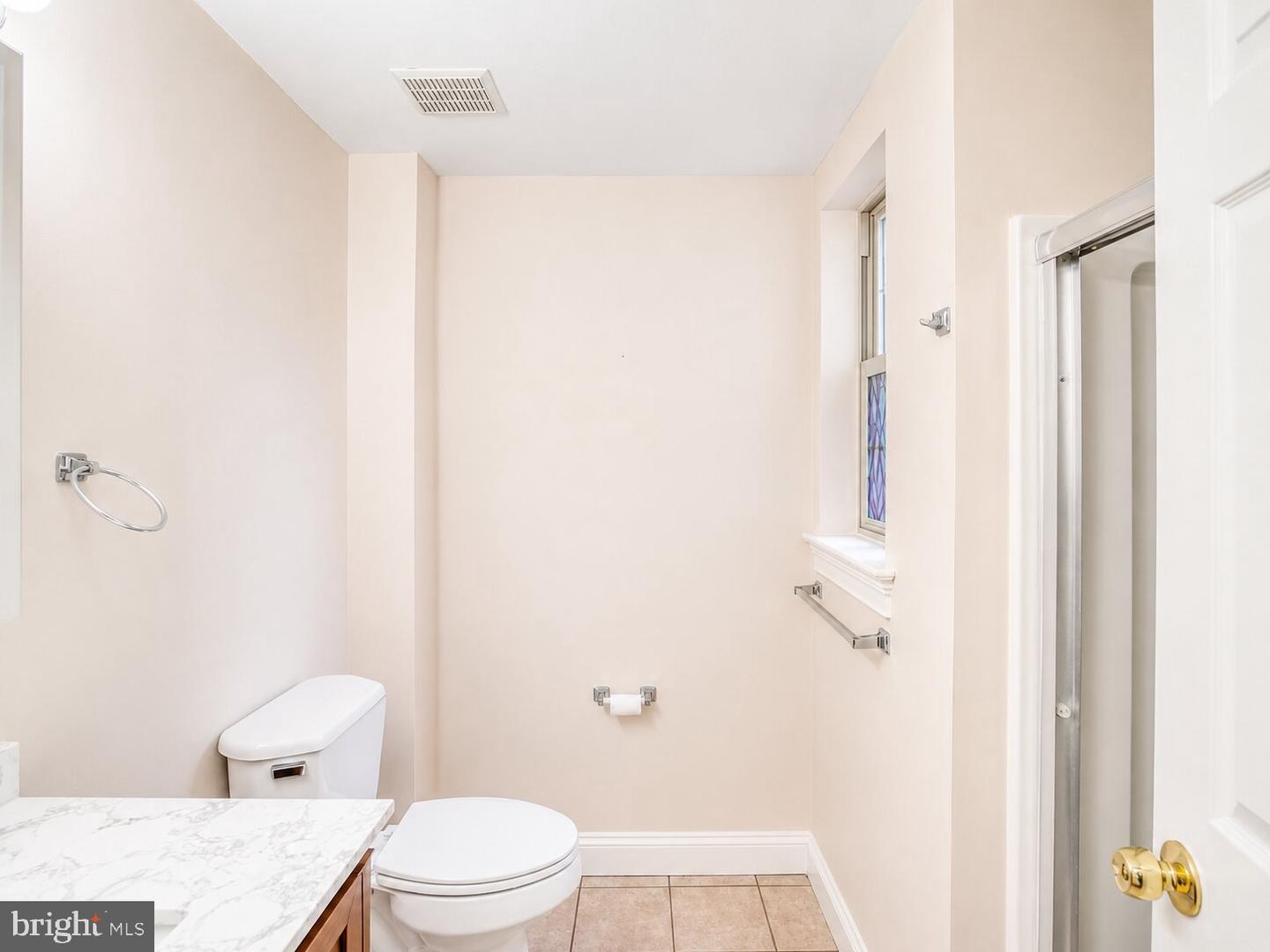 2542 W Girard Ave #2 Property Photo 9