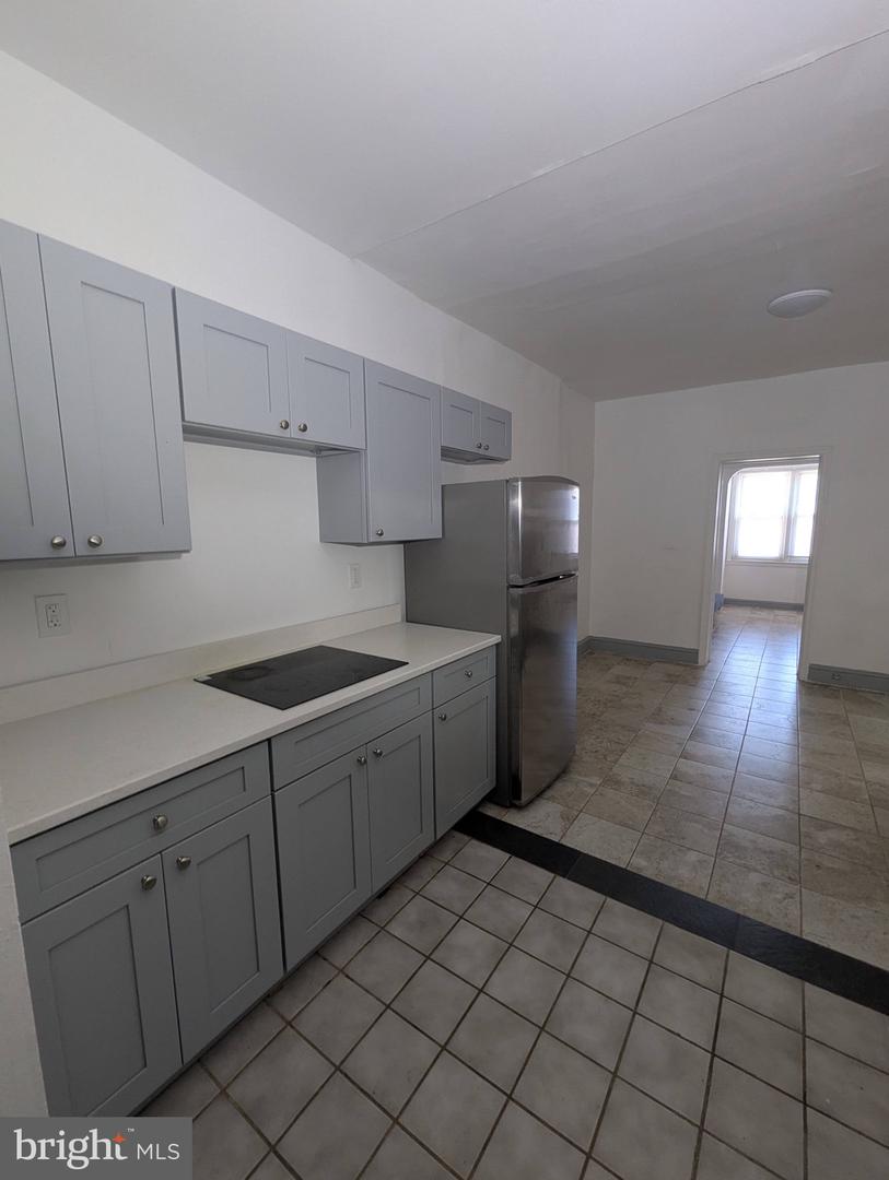 5205 N 5th St #1r Property Photo 1
