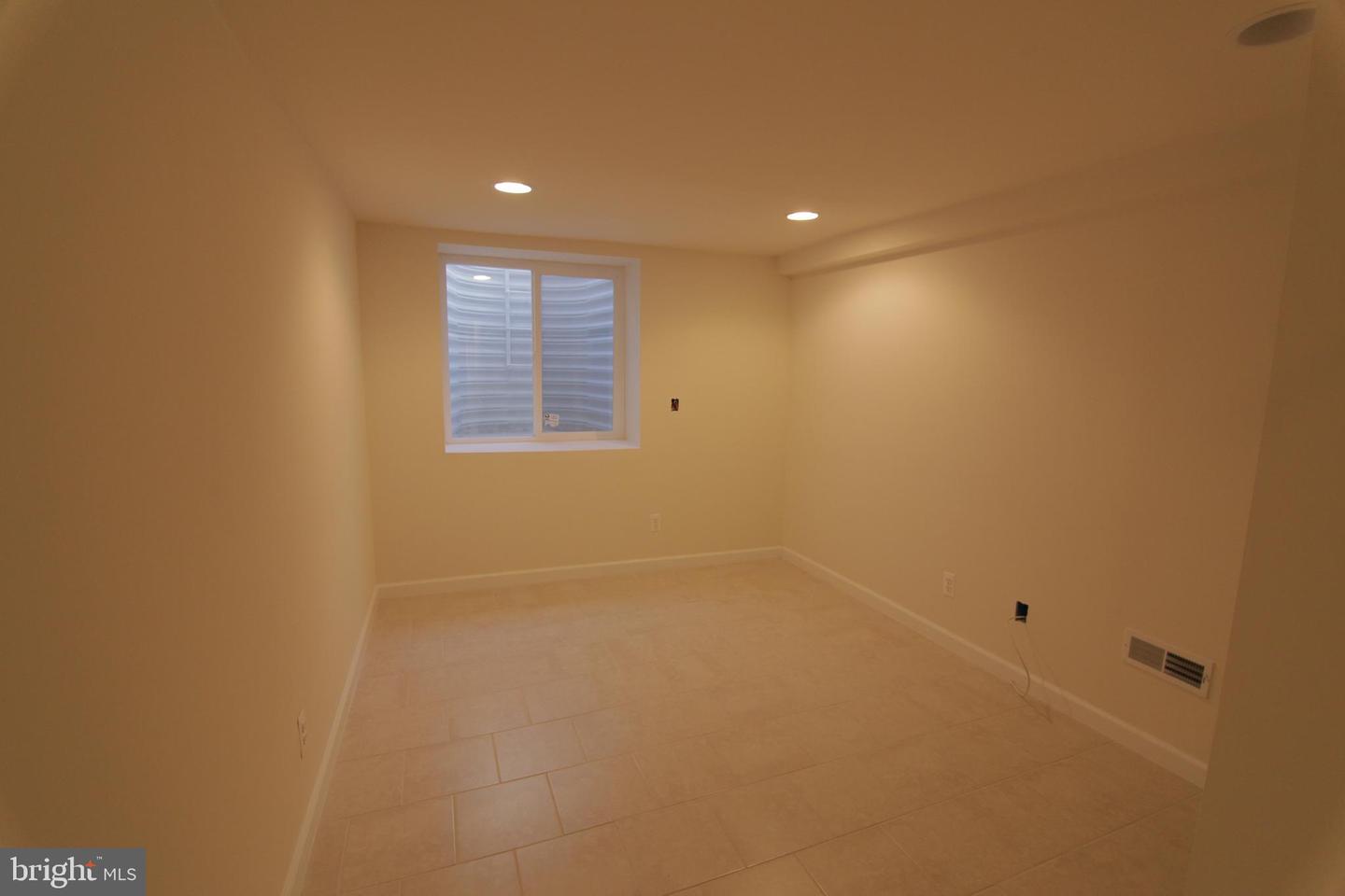 1852 N Willington St #1 Property Photo 32