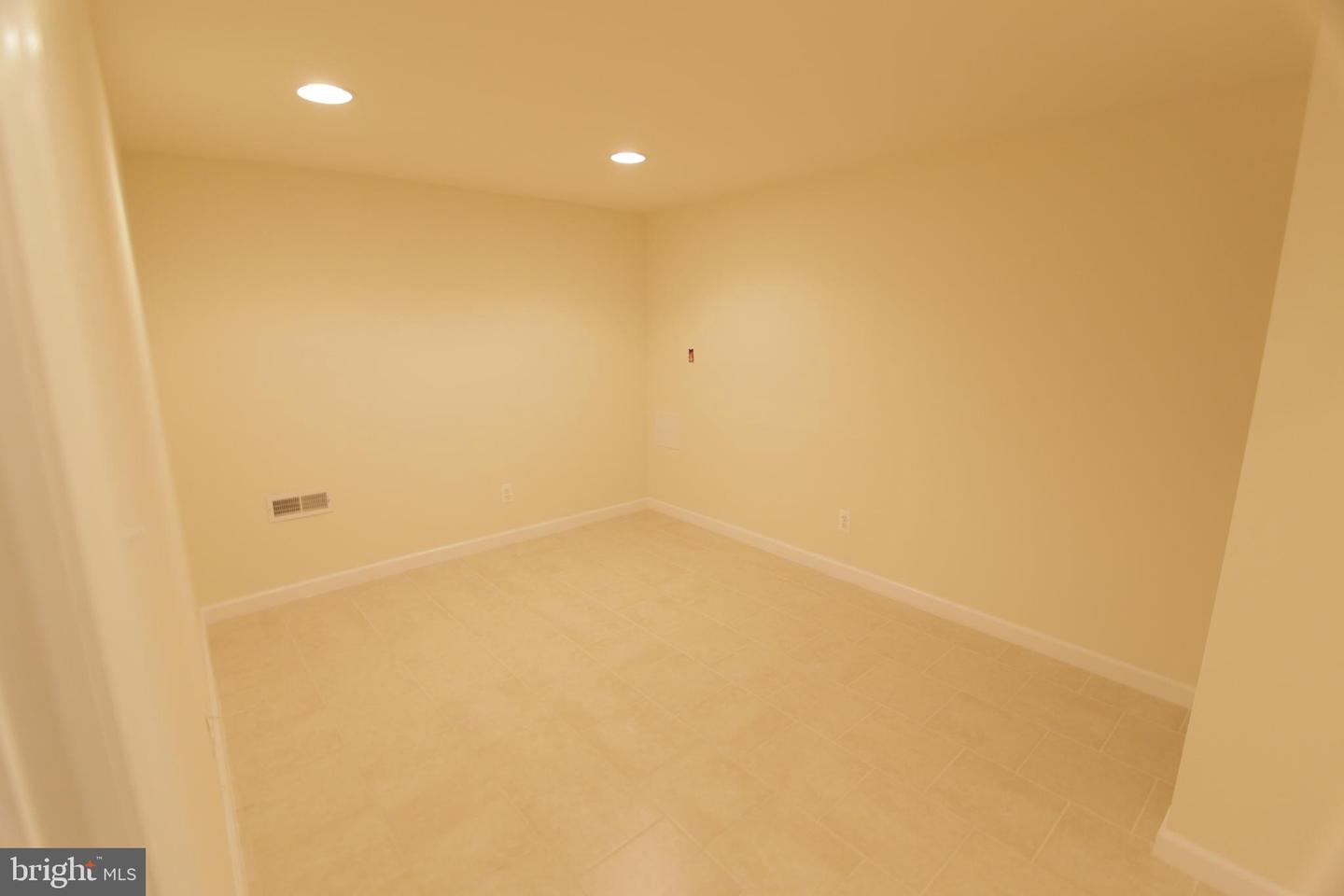 1852 N Willington St #1 Property Photo 33